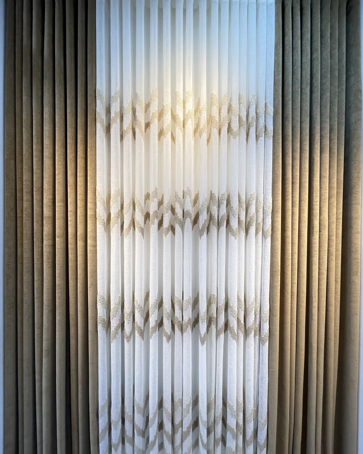 Sitayer wavy modern interior rideau paris 1200x1500 1